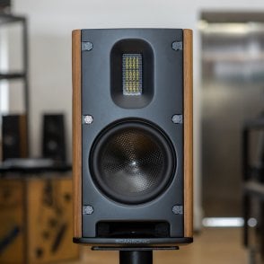 MB-1B Standmount Speakers - Walnut - Ex-Demo